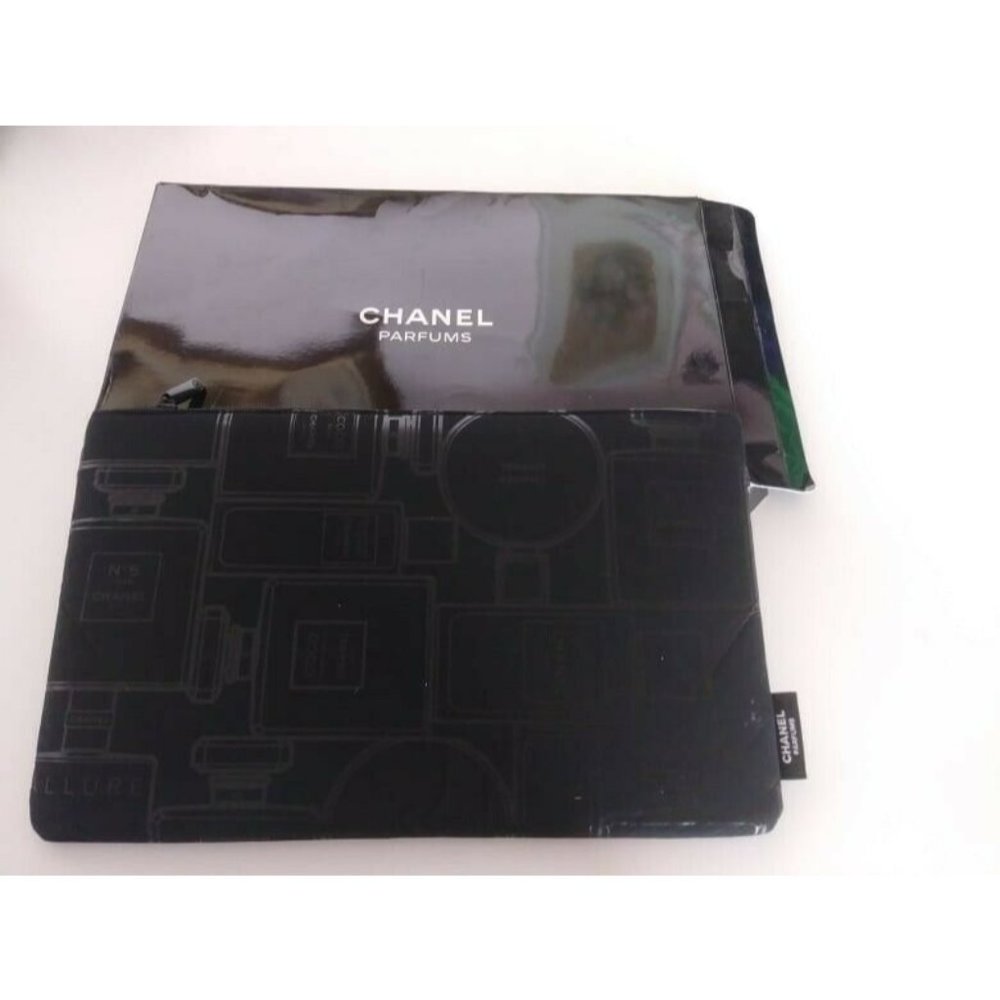 - Chanel Cosmetic  Bag Black